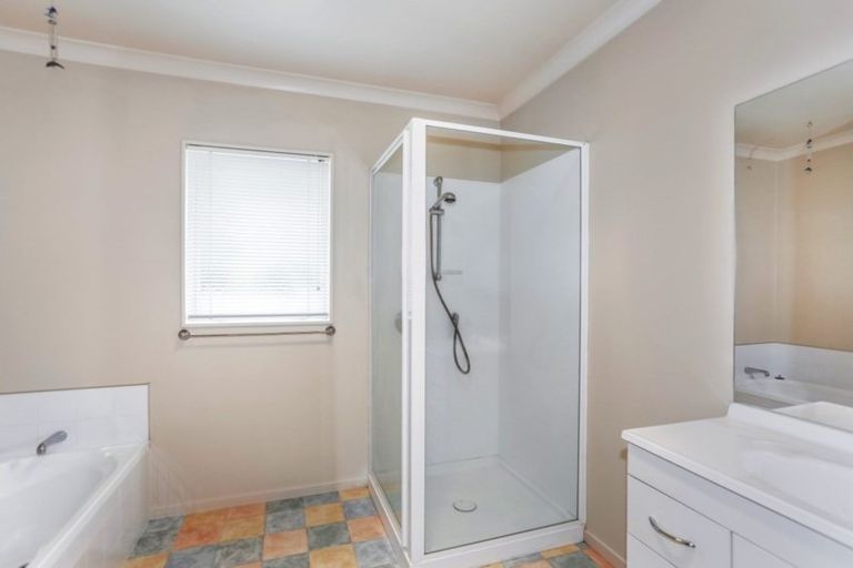 Photo of property in 42a Kitchener Road, Waiuku, 2123