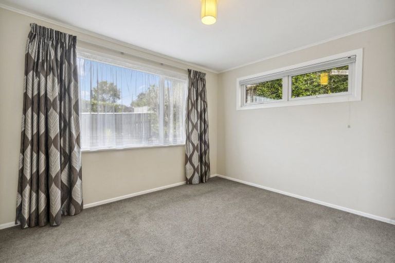 Photo of property in 3 Kahikatea Grove, Paparangi, Wellington, 6037