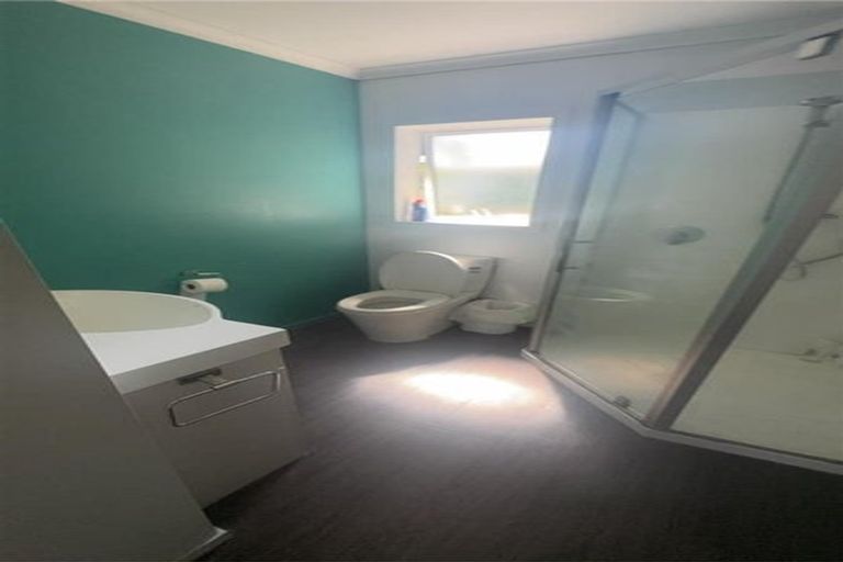 Photo of property in 16 Evans Road, Weymouth, Auckland, 2103