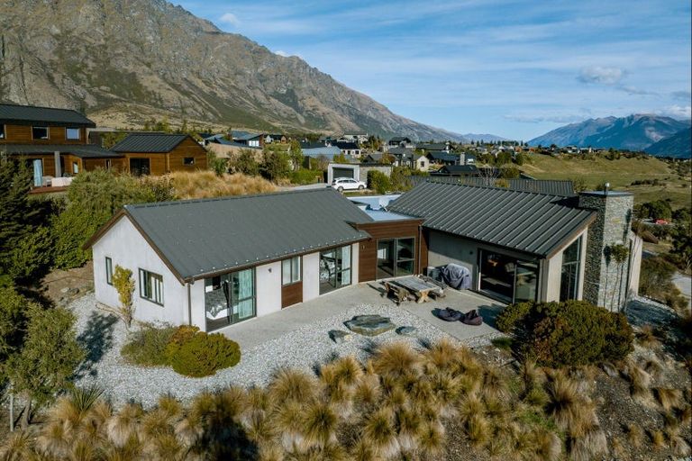 Photo of property in 15 Mckellar Drive, Jacks Point, Queenstown, 9371