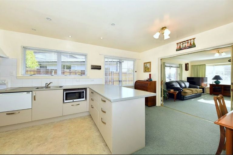Photo of property in 1/9 Lombard Place, Avonhead, Christchurch, 8042