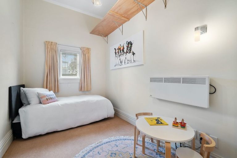 Photo of property in 34 Porritt Avenue, Mount Victoria, Wellington, 6011