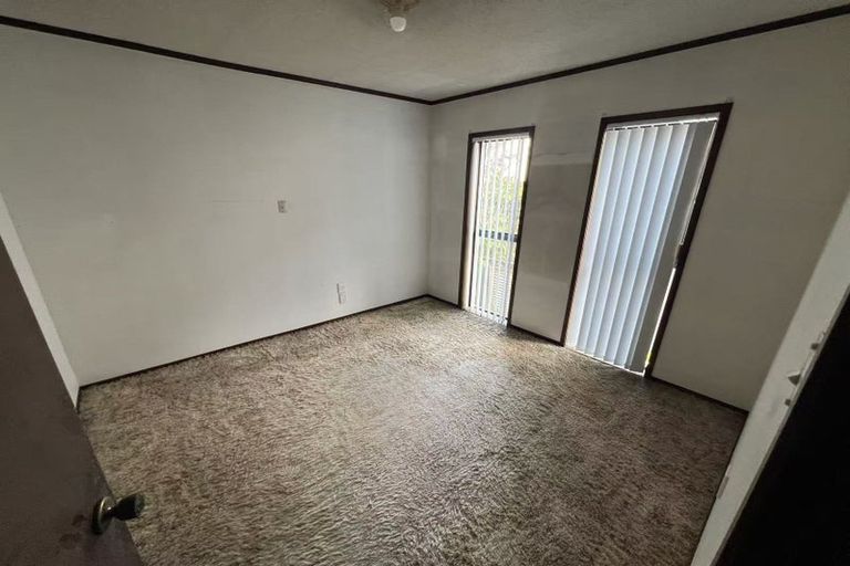 Photo of property in 56 Balmain Road, Chatswood, Auckland, 0626