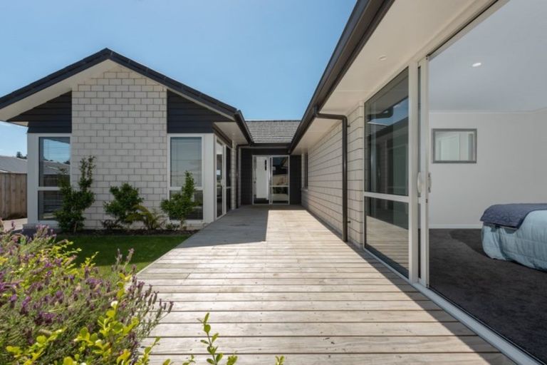 Photo of property in 320 Lakes Boulevard, Pyes Pa, Tauranga, 3112