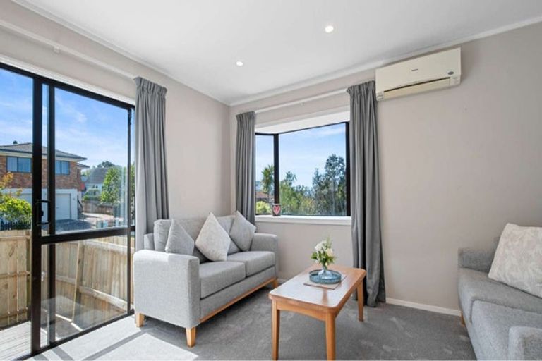 Photo of property in 1/17 Sturm Avenue, Massey, Auckland, 0614