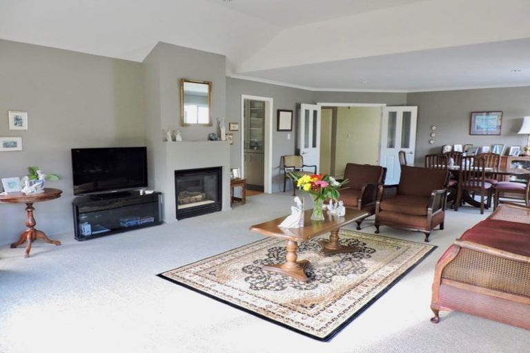 Photo of property in 58a Joseph Banks Drive, Whitby, Porirua, 5024