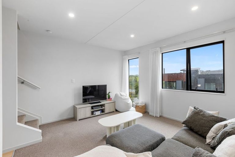 Photo of property in 5 Longshore Drive, Long Bay, Auckland, 0630