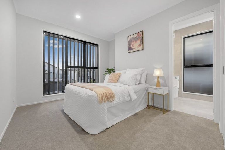 Photo of property in 14 Alluvial Street, Flat Bush, 2019