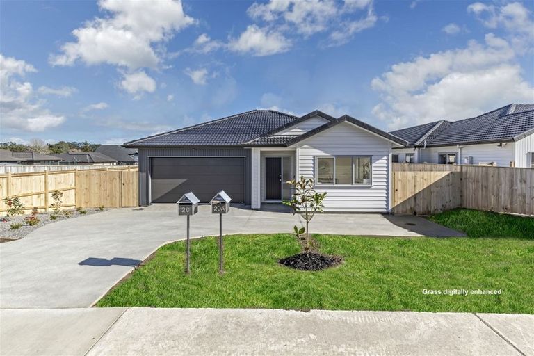 Photo of property in 20 Gilbransen Road, Kumeu, 0810