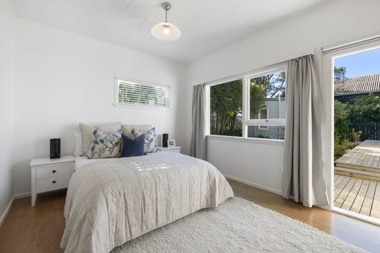 Photo of property in 1a/1 Scarboro Terrace, Murrays Bay, Auckland, 0630