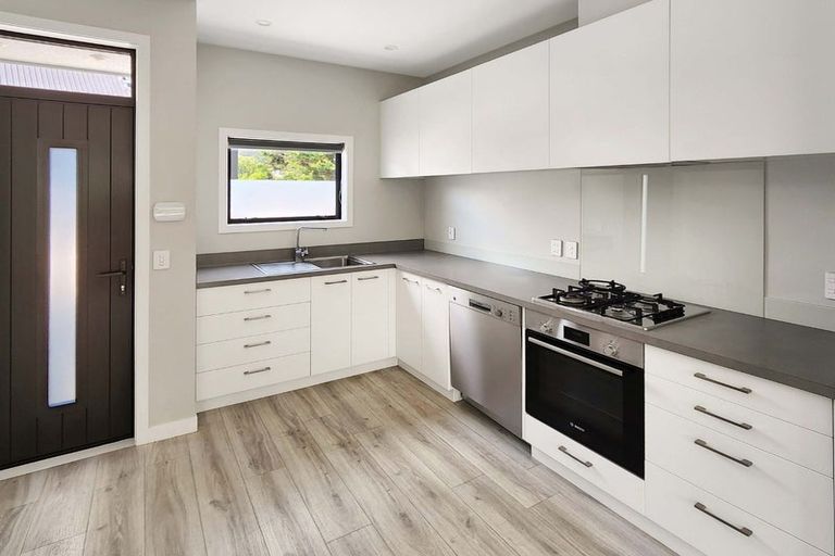 Photo of property in 33 Ron Deal Way, Epuni, Lower Hutt, 5011