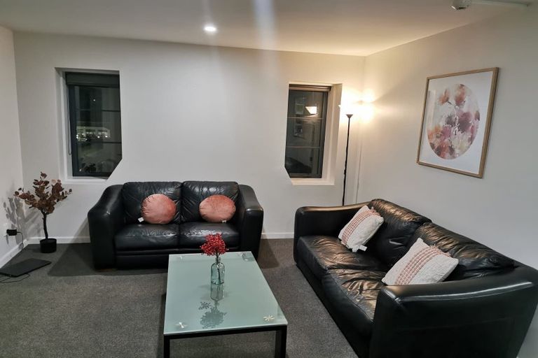 Photo of property in Westhaven Apartments, 13/127 Molesworth Street, Thorndon, Wellington, 6011
