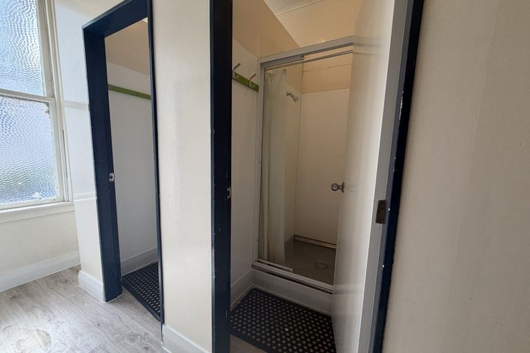 Photo of property in Rosemere Backpackers, 6 Macdonald Crescent, Te Aro, Wellington, 6011