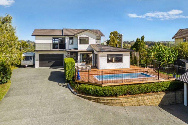 Photo of property in 143 Whangaparaoa Road, Red Beach, 0932