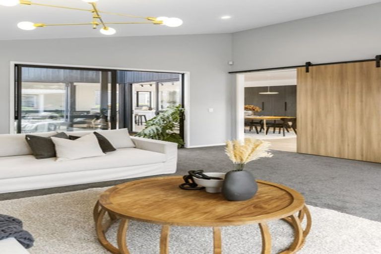 Photo of property in 102 Moffat Road, Bethlehem, Tauranga, 3110