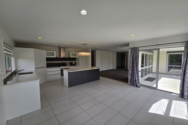 Photo of property in 2 Kipling Crescent, Owhata, Rotorua, 3010