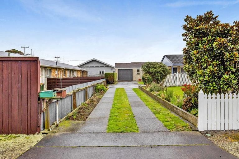 Photo of property in 6 Manse Street, Hawera, 4610