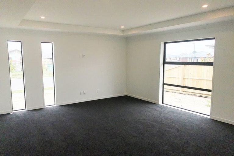 Photo of property in 31 Nicolau Avenue, Rolleston, 7615