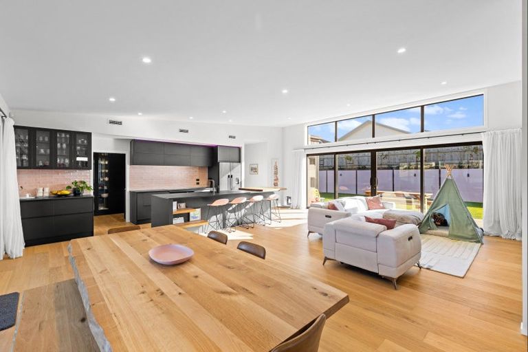 Photo of property in 7 Edenmore Terrace, Fitzherbert, Palmerston North, 4410