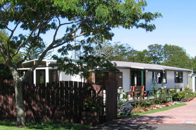 Photo of property in 55b Nui Mana Place, Te Atatu South, Auckland, 0610