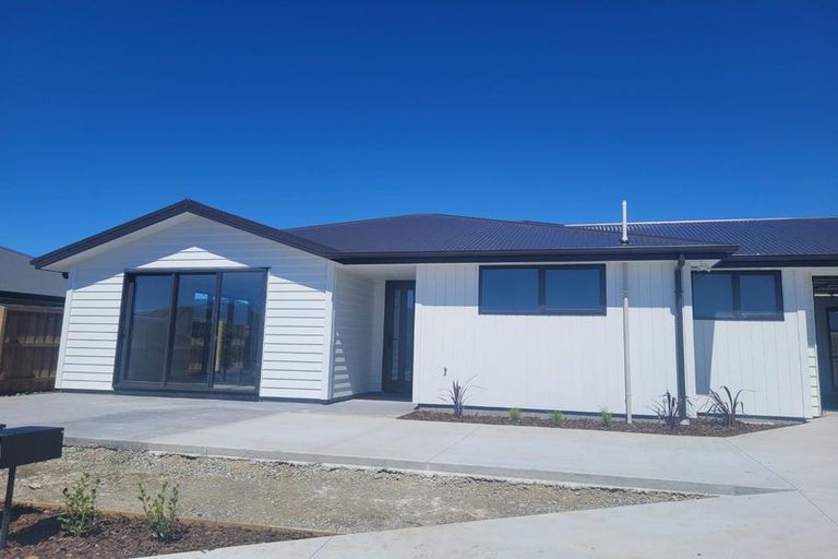 Photo of property in 15 Ellmers Street, Woodend, 7691