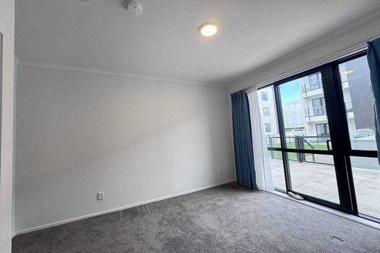 Photo of property in 2/11 Carlos Drive, Flat Bush, Auckland, 2016