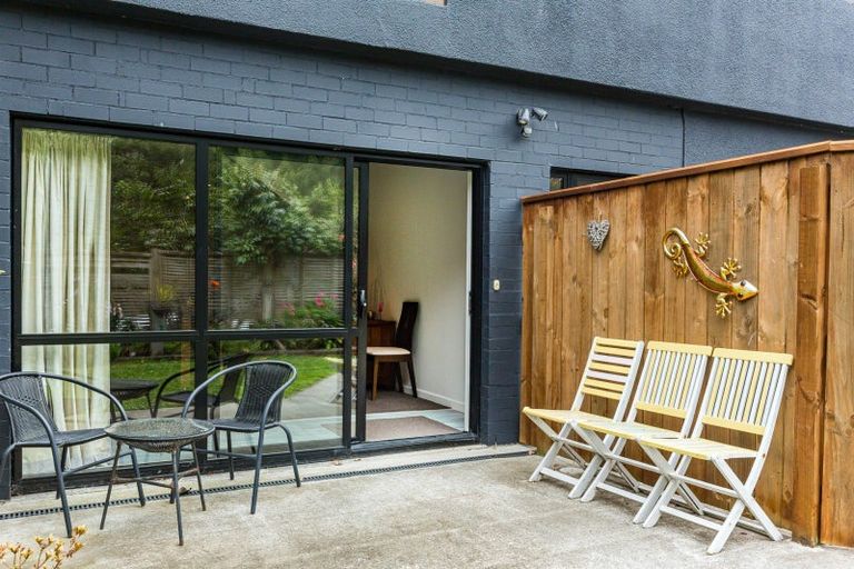 Photo of property in 3 Oak Avenue, Paremata, Porirua, 5024