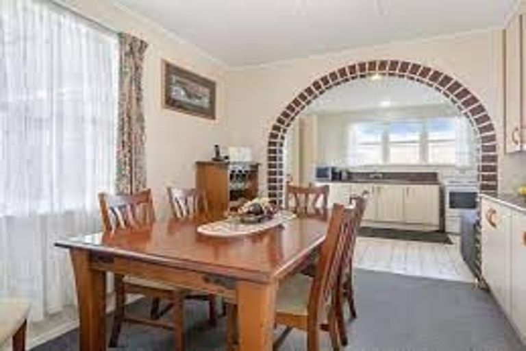 Photo of property in 90 Warspite Avenue, Cannons Creek, Porirua, 5024