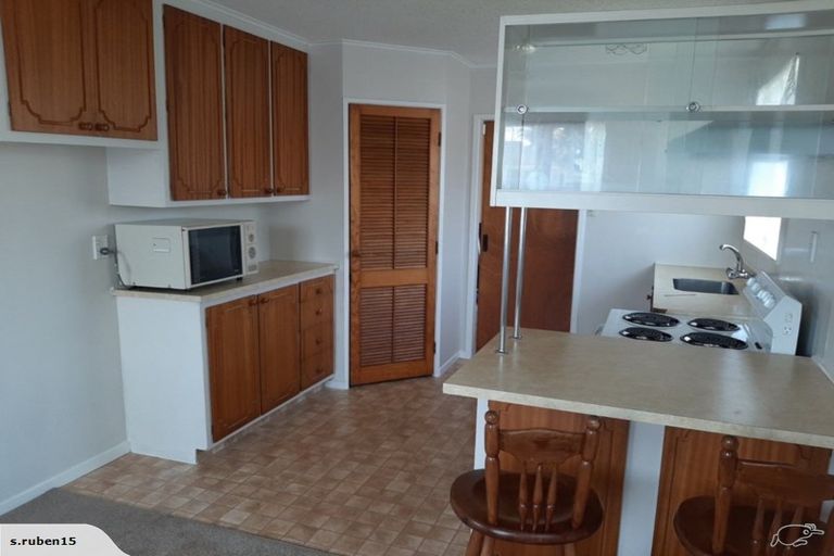 Photo of property in 16 Forest Hill Road, Henderson, Auckland, 0612