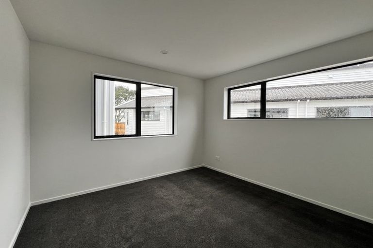Photo of property in 105a Bond Crescent, Forrest Hill, Auckland, 0620