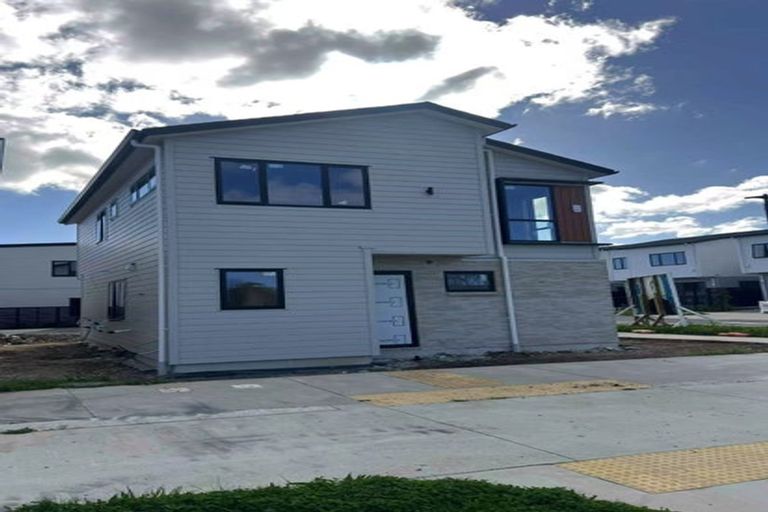 Photo of property in 9 Octans Road, Westgate, 0814