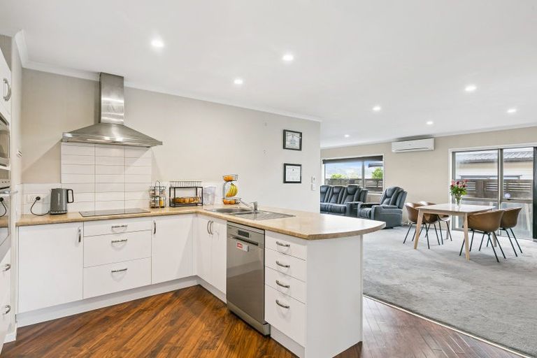 Photo of property in 226 Mark Avenue, Grenada Village, Wellington, 6037