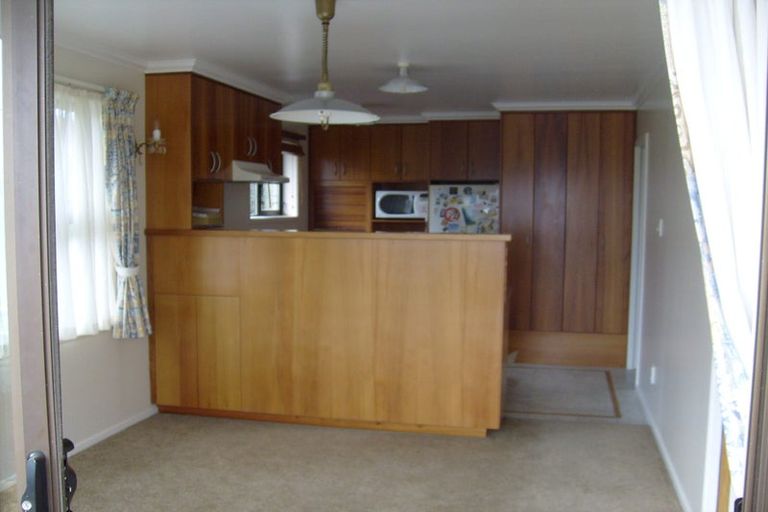 Photo of property in 3 Tanera Crescent, Brooklyn, Wellington, 6021