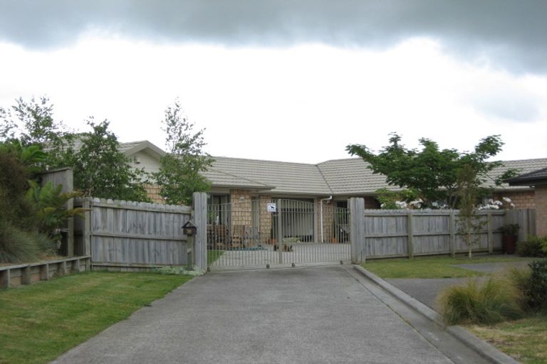 Photo of property in 38 Greig Place, Pukekohe, 2120