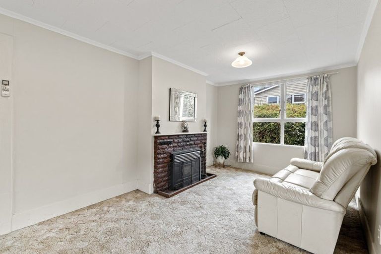 Photo of property in 30 Milne Street, Hunterville, 4730