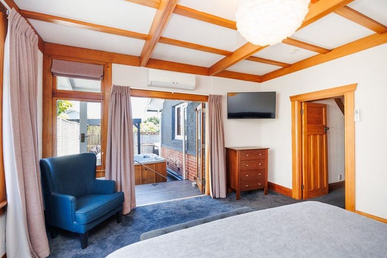 Photo of property in 116 Heretaunga Street, Palmerston North, 4414