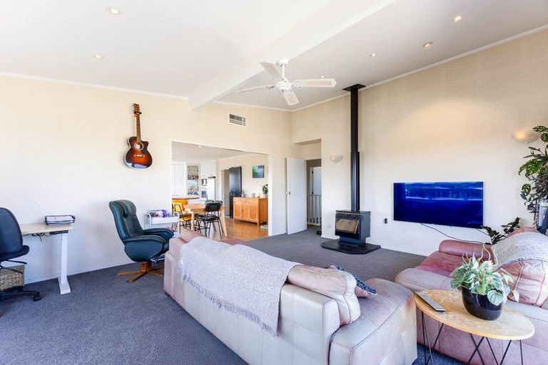 Photo of property in 12b Kohutuhutu Road, Raumati Beach, Paraparaumu, 5032