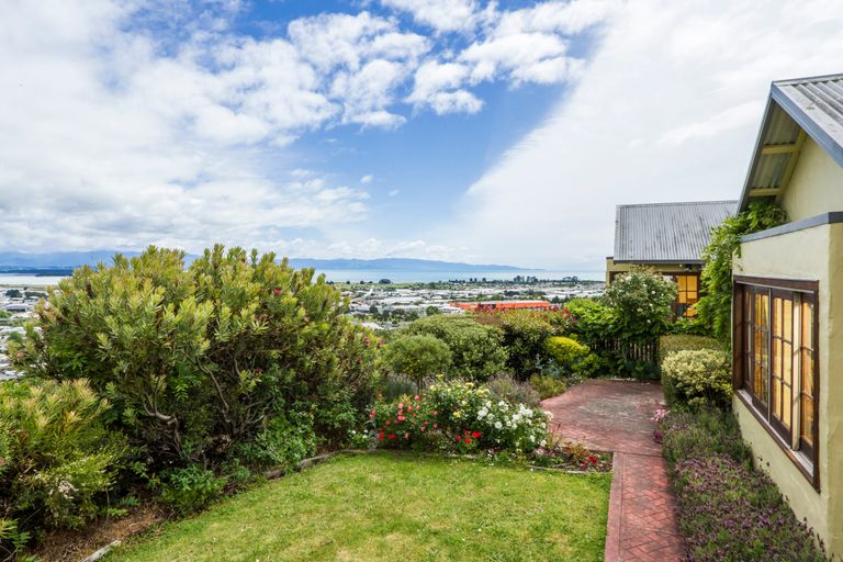 Photo of property in 33 Coster Street, Enner Glynn, Nelson, 7011