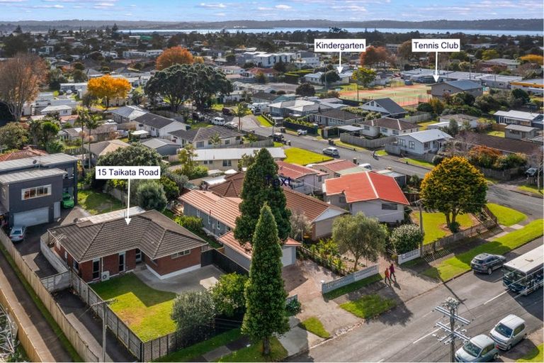 Photo of property in 15 Taikata Road, Te Atatu Peninsula, Auckland, 0610