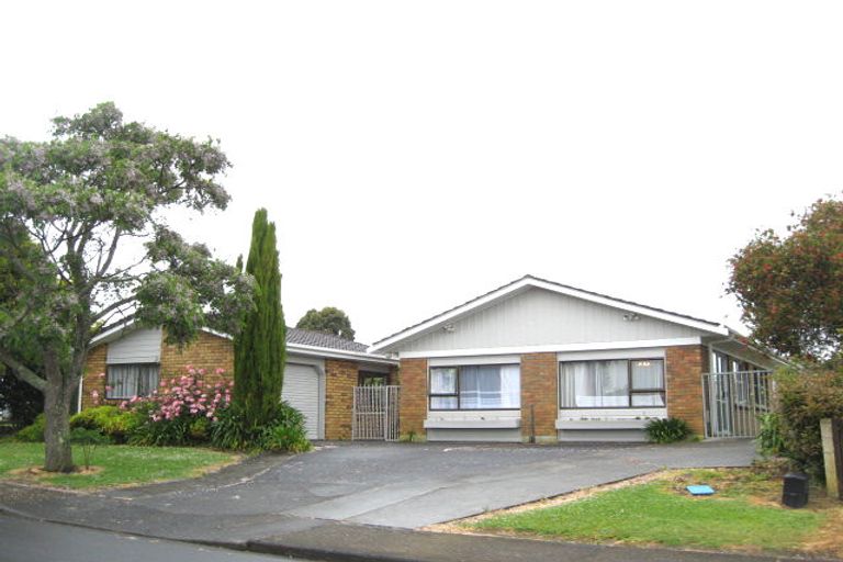 Photo of property in 32 Sunnypark Avenue, Rosehill, Papakura, 2113