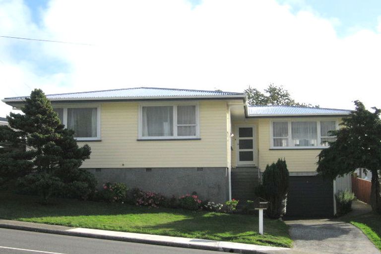 Photo of property in 67 Mark Avenue, Paparangi, Wellington, 6037