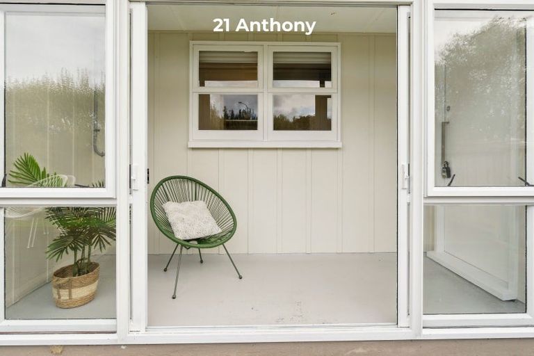 Photo of property in 21 Anthony Grove, Paraparaumu Beach, Paraparaumu, 5032