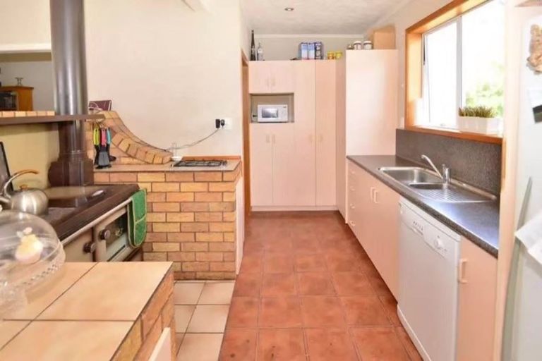 Photo of property in 120 Chamberlain Road, Massey, Auckland, 0614
