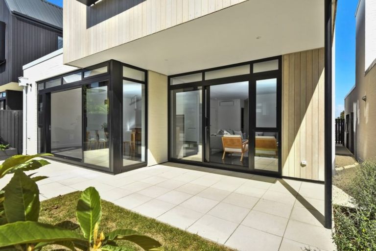 Photo of property in 12 Isitt Road, Hobsonville, Auckland, 0616