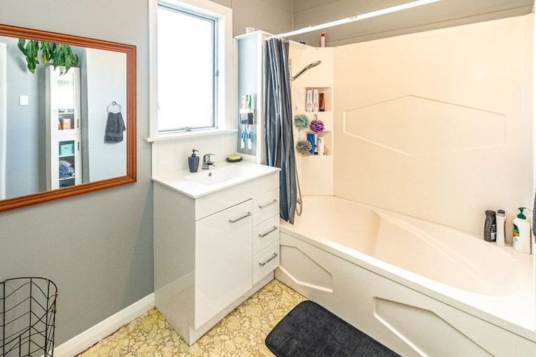 Photo of property in 53 Thatcher Street, Castlecliff, Whanganui, 4501