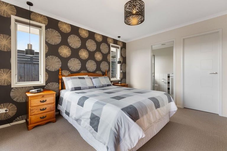 Photo of property in 86 Karamea Street, Whalers Gate, New Plymouth, 4310