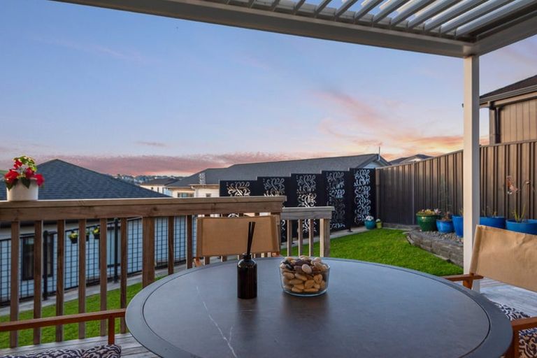 Photo of property in 31 Cavalli Road, Long Bay, Auckland, 0630