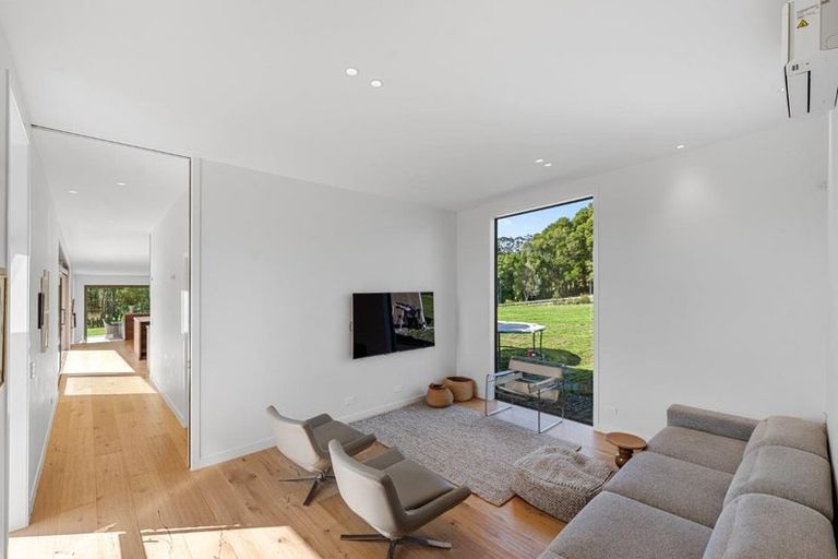 Photo of property in 121a Pomona Road, Kumeu, 0891