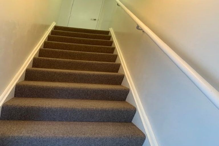 Photo of property in 14 Kopiko Way, Brooklyn, Wellington, 6021