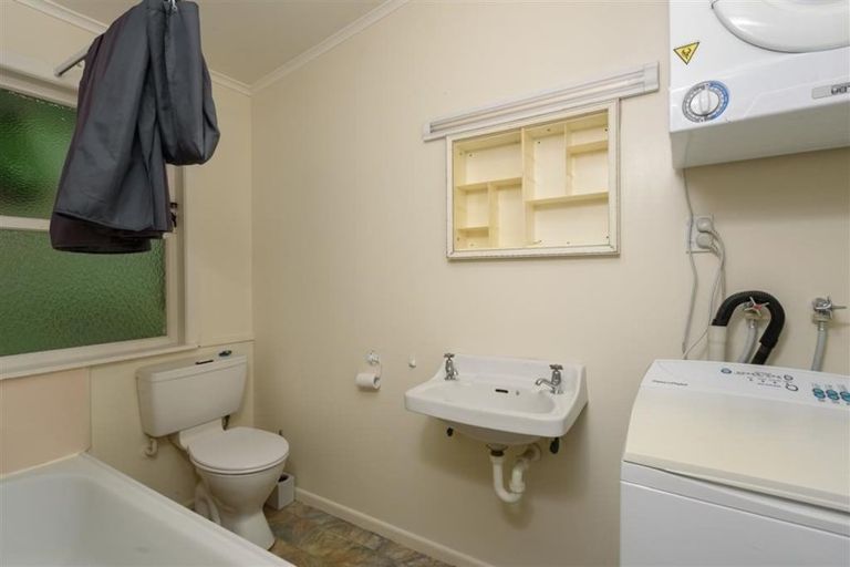 Photo of property in 57 Mortimer Terrace, Brooklyn, Wellington, 6021